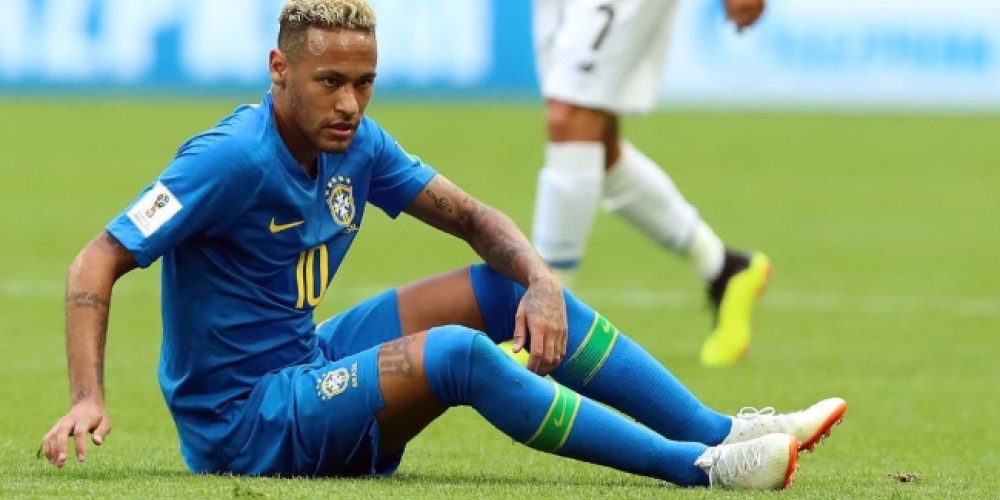 Un bar en Brasil ofrece tragos gratis ante cada ca&iacute;da de Neymar Jr. frente a Serbia