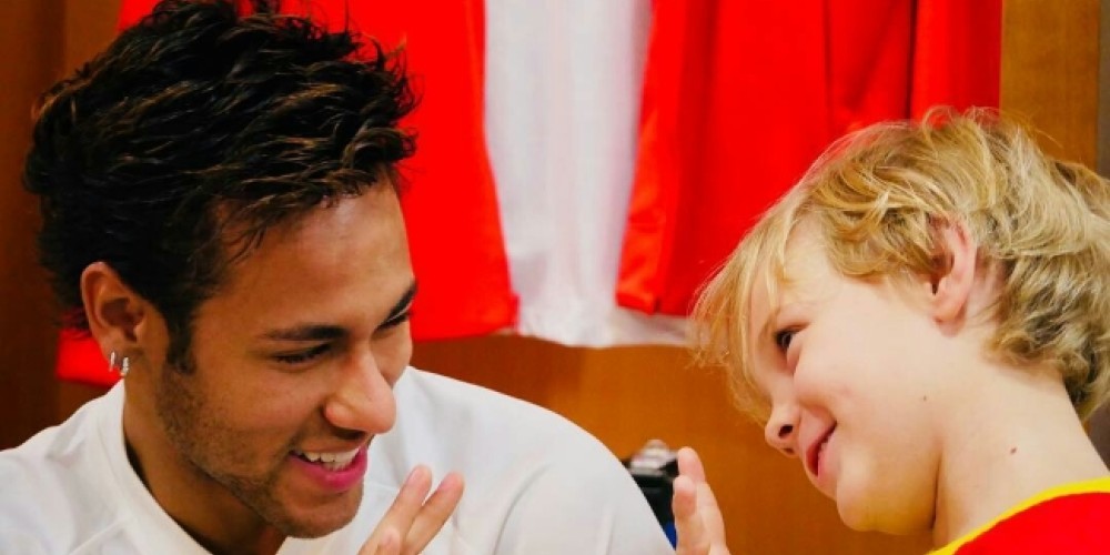 McDonald&rsquo;s activa #DeLaManoAlMundial en Brasil con Neymar Jr. como embajador principal