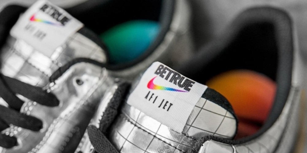 Nike presentó el nuevo diseño de zapatillas exclusivo para Elton John