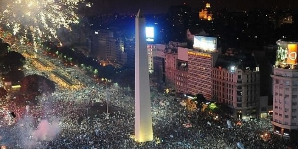 ¿Puede Argentina recibir tres mundiales en siete años?