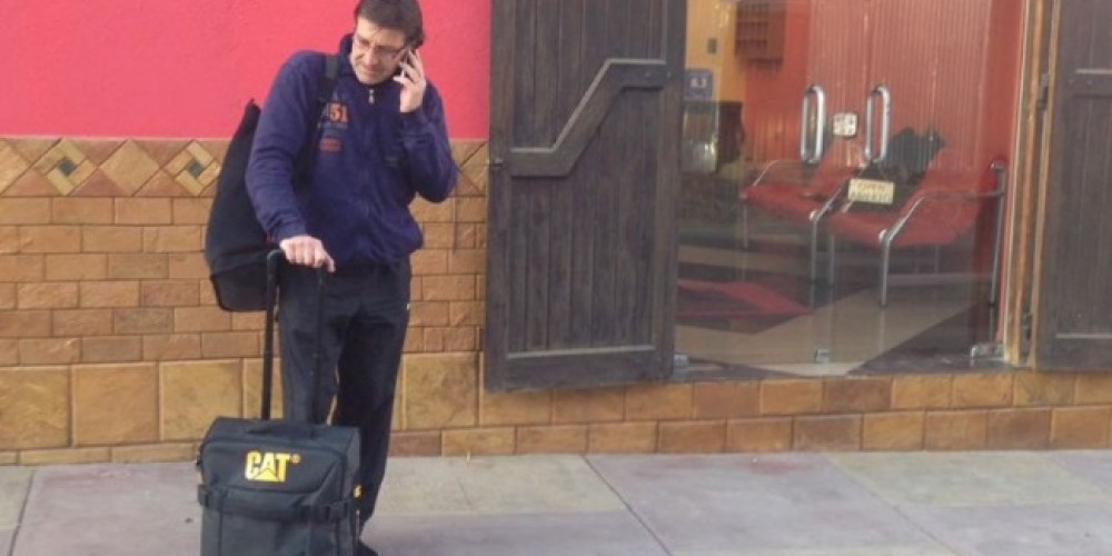 El entrenador argentino que fue contratado por un equipo extranjero, nunca asumi&oacute; el cargo y ahora no tiene plata para volver al pa&iacute;s