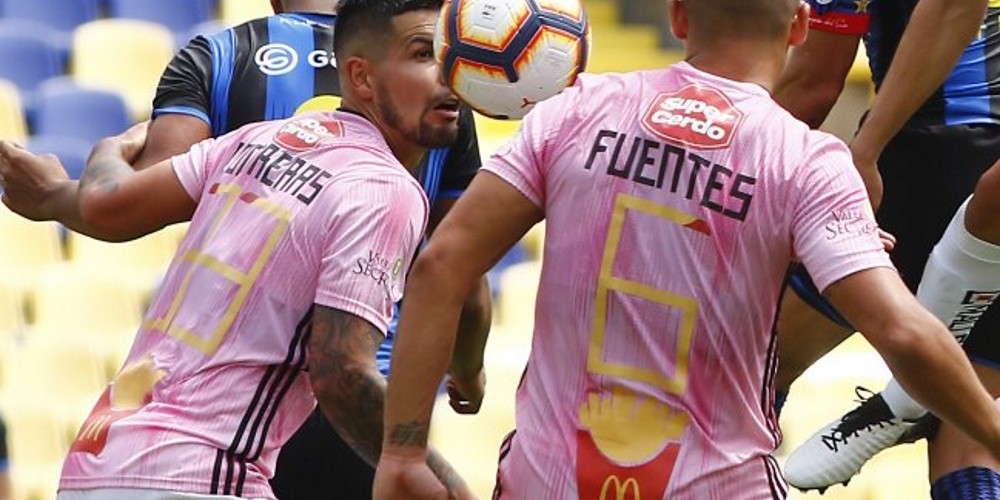 Un equipo chileno utilizó papas fritas para el diseño de los números de camiseta de sus jugadores