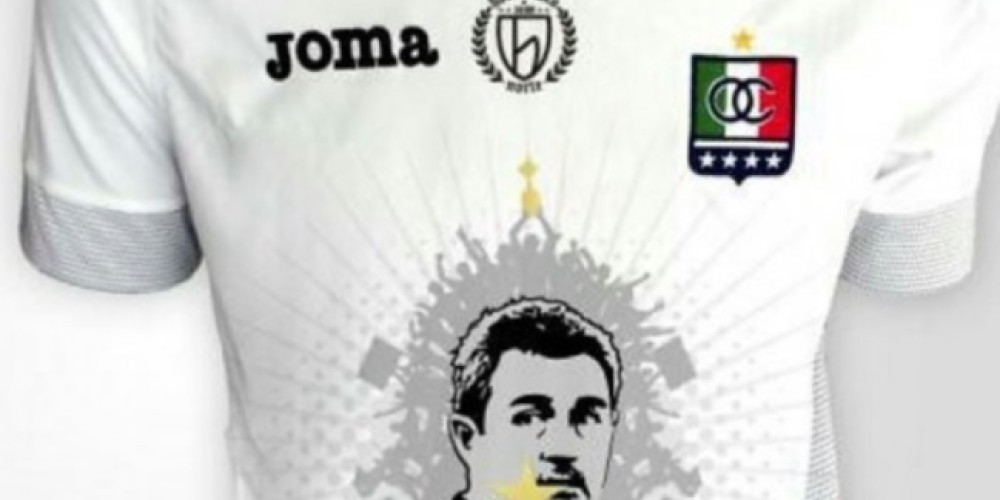 Once Caldas conmemora la Libertadores 2004 con una camiseta especial