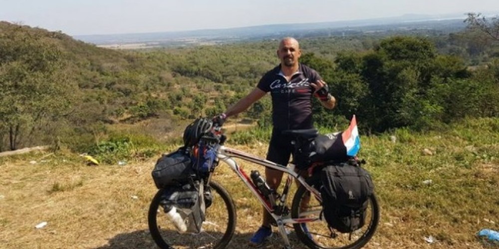 Un paraguayo viajó a los Juegos Olímpicos en bicicleta
