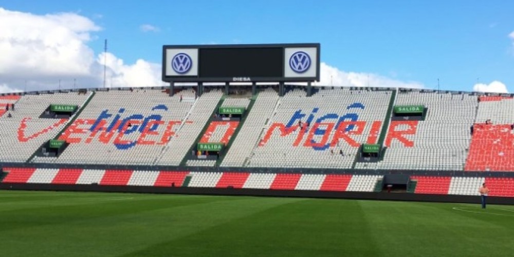 El Estadio Defensores del Chaco inauguró su pantalla de LED