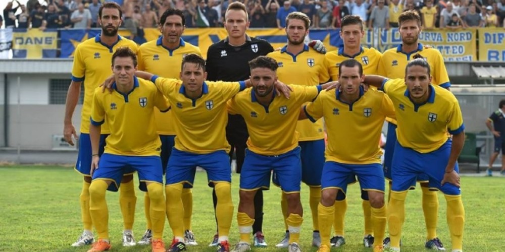 El &ldquo;nuevo&rdquo; Parma present&oacute; su primera camiseta