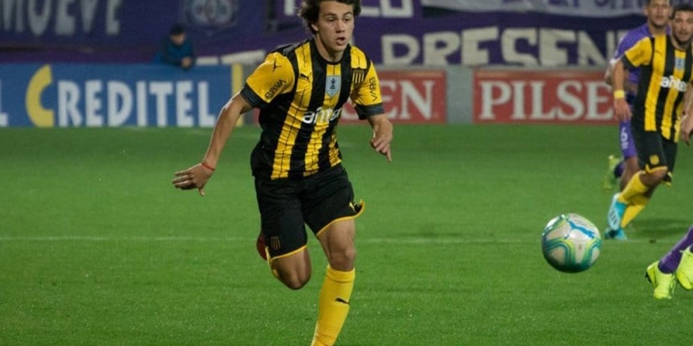 Pellistri, la joya que elogió Riquelme y que renovó con Peñarol