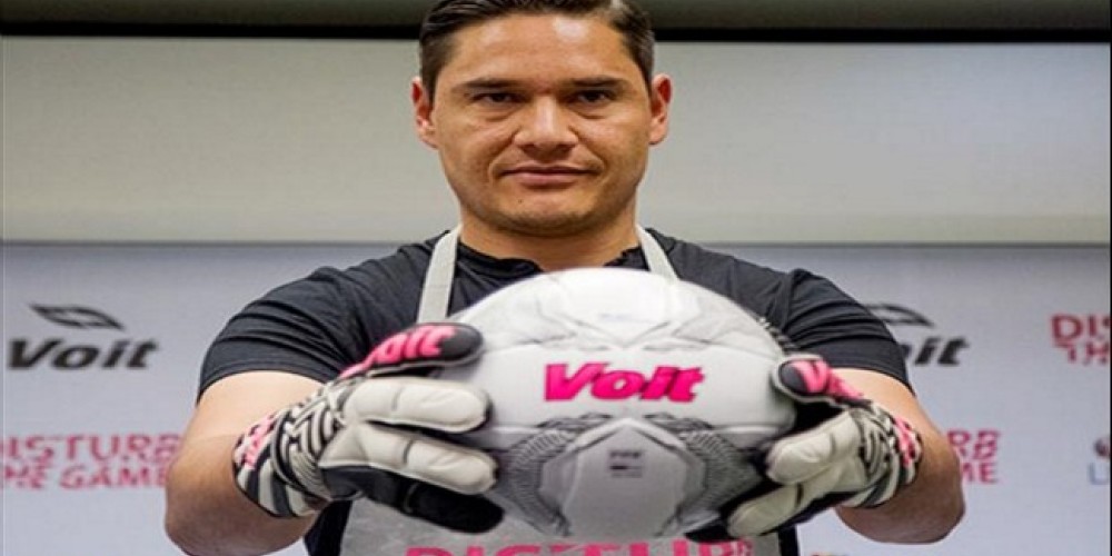 Voit presentó la nueva pelota de la Liga MX para el 2016