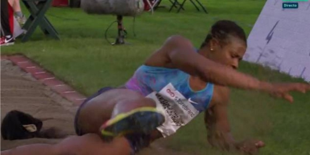 Insólito: la atleta que disminuyó su marca porque se le cayó la peluca en medio de la prueba