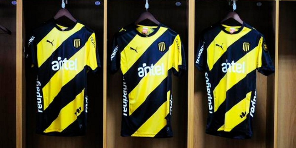 Pe&ntilde;arol present&oacute; su camiseta especial por los 124 a&ntilde;os