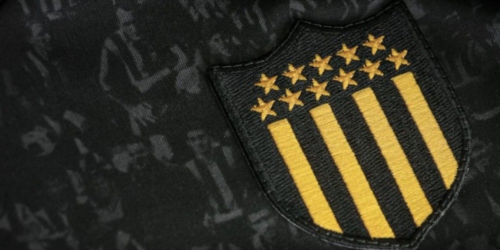 Los hinchas de Peñarol agotaron la nueva camiseta en menos de una hora