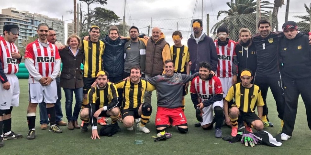 El equipo para ciegos de Pe&ntilde;arol debut&oacute; exitosamente frente a Estudiantes de La Plata