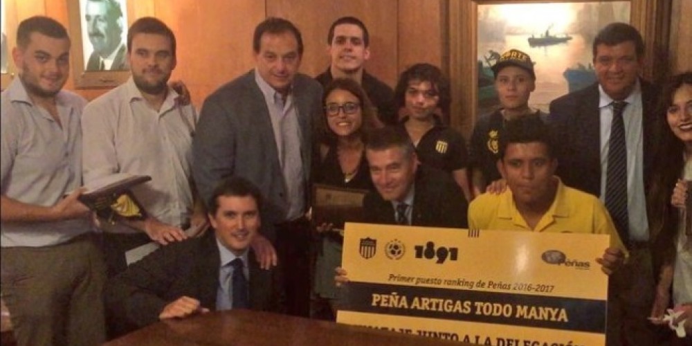 Pe&ntilde;arol premi&oacute; a las pe&ntilde;as y lanz&oacute; la campa&ntilde;a solidaria &ldquo;Vuelta a clases&rdquo;