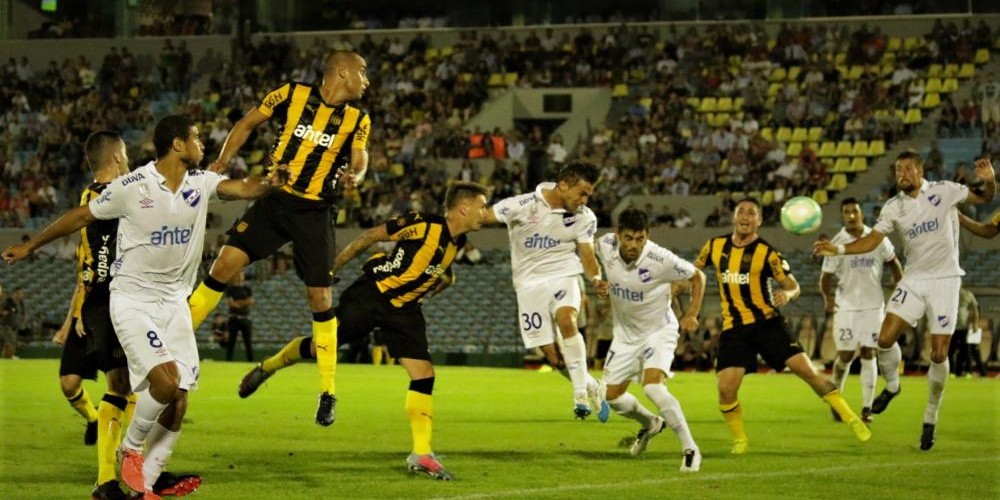 El próximo clásico uruguayo es un abanico de dudas entre la sede, el día y la política nacional