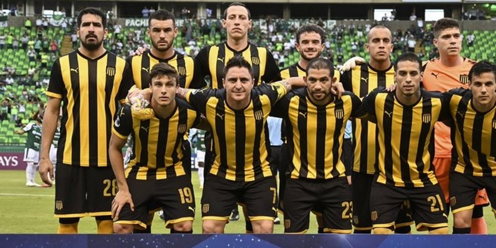 &iquest;Por qu&eacute; Pe&ntilde;arol jug&oacute; sin sponsors ante el Deportivo Cali?