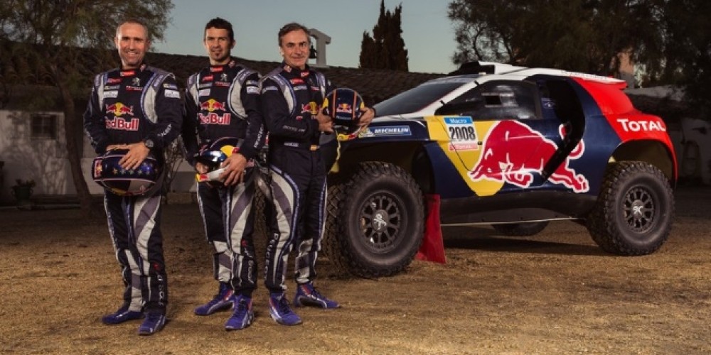 Peugeot presentó su 2008 DKR para el Rally Dakar 2015