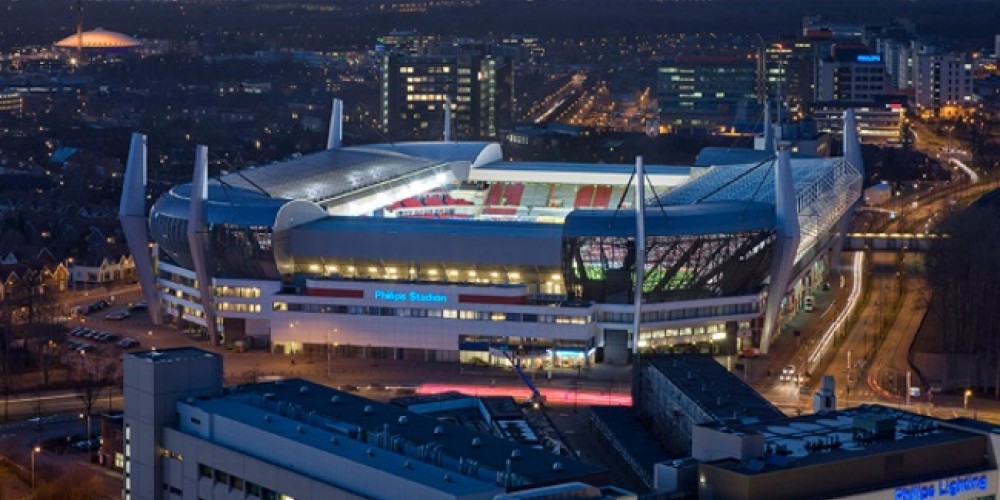 El estadio del PSV Eindhoven, de ser destruido por las bombas a convertirse en uno de los m&aacute;s modernos