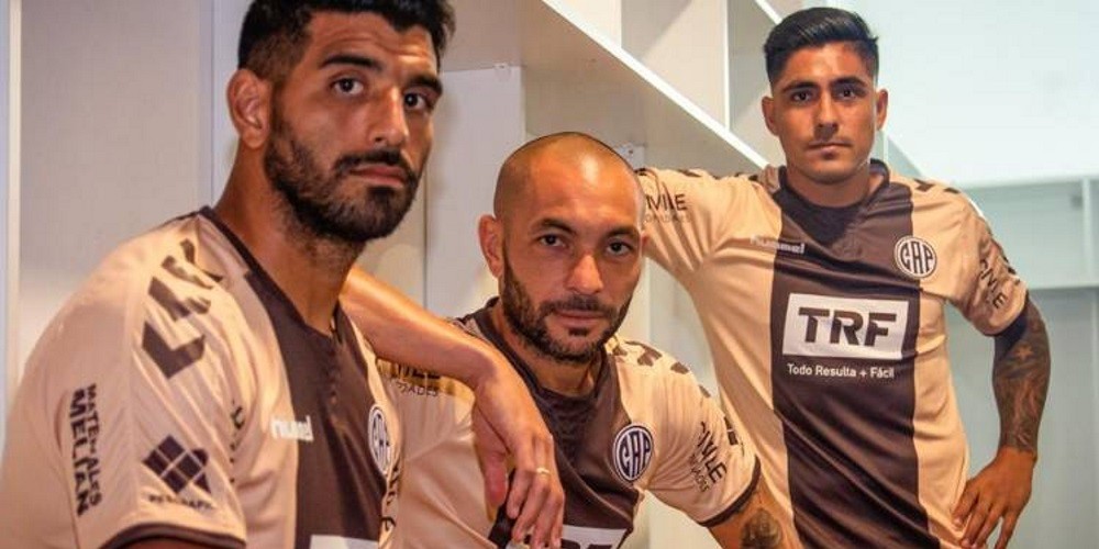 Platense presentó su camiseta especial para la Copa Argentina