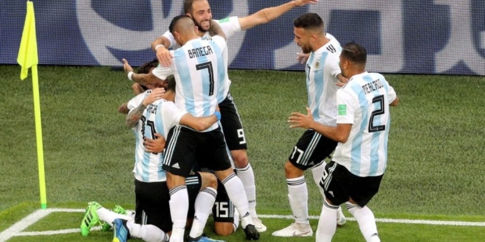 Los dos potreros que se harán de la mano de Tarjeta Naranja con los goles de Messi y Rojo