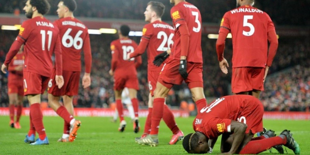 La Premier League estudia reanudar el torneo el 1 de junio y comenzar su pr&oacute;xima temporada en agosto