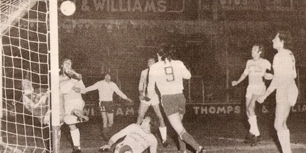 La historia detr&aacute;s del primer sponsor del f&uacute;tbol argentino