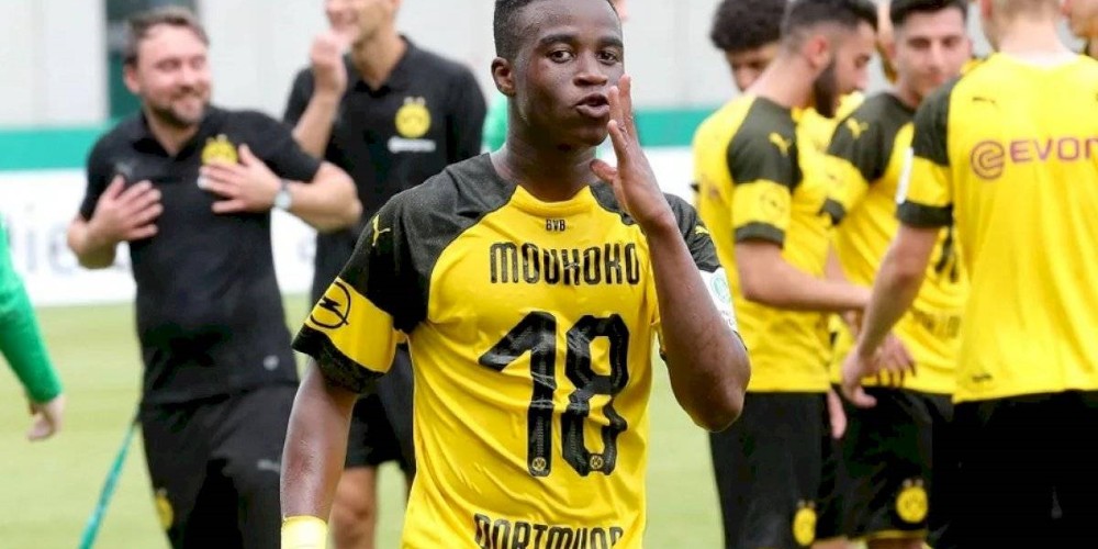 Moukoko, el camerun&eacute;s r&eacute;cord de 15 a&ntilde;os que ilusiona al Borussia Dortmund