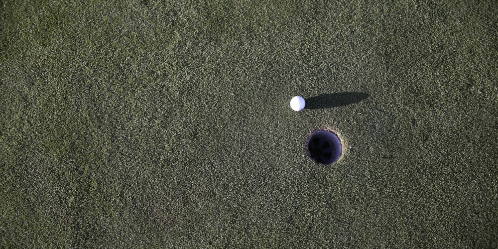 Tips para mejorar tu juego: los putts cortos