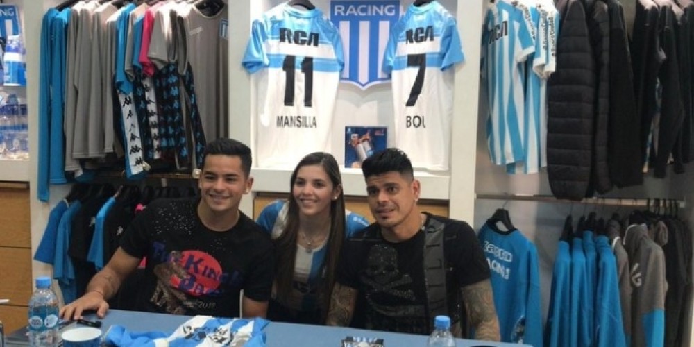 Racing lleva a sus jugadores a firmar autógrafos en sus tiendas oficiales