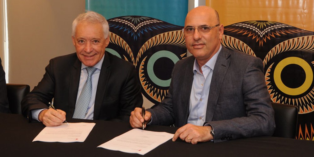 Racing y Banco Hipotecario renovaron su v&iacute;nculo hasta fines de 2015