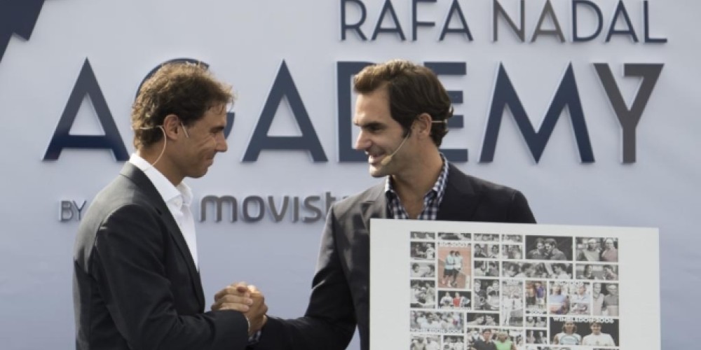 El emotivo regalo de Nadal a Federer