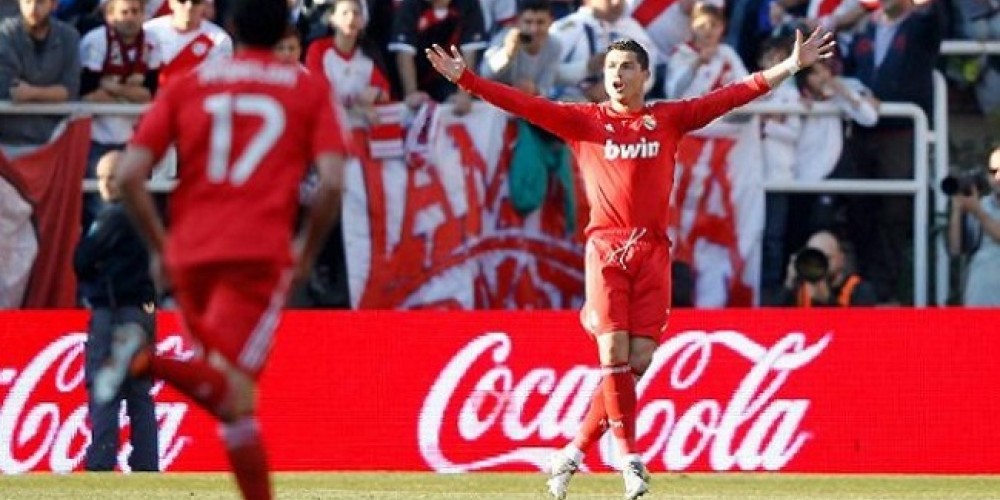 La marca que podr&iacute;a cambiar el color de la camiseta del Real Madrid en el 2018