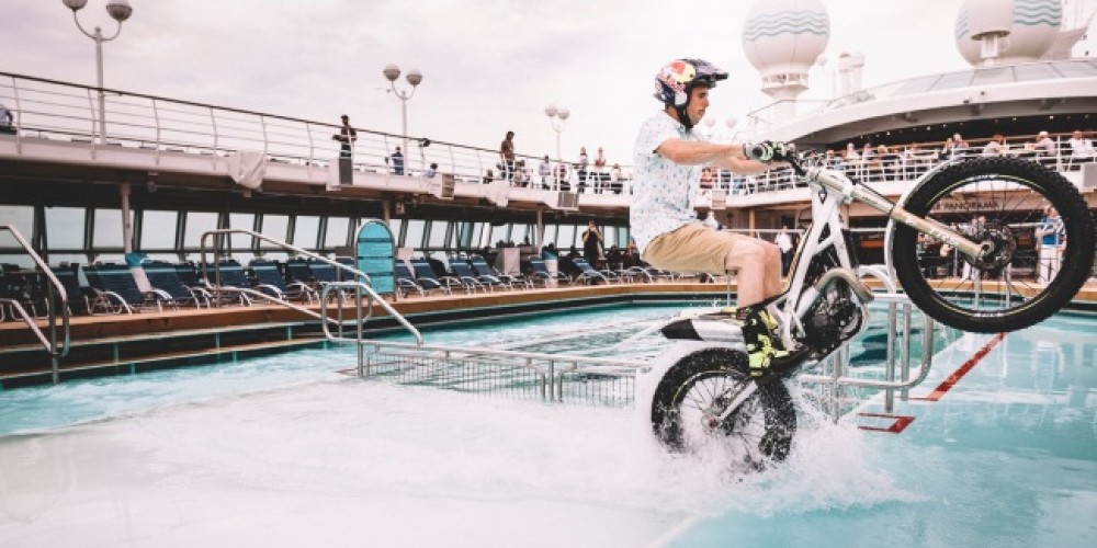 Pullmantur y Red Bull presentan "Vacaciones sobre (dos) ruedas"