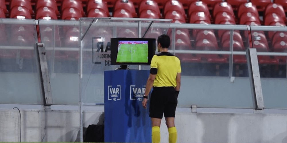 Las 5 reglas del fútbol que la International Board revisará en los próximos días