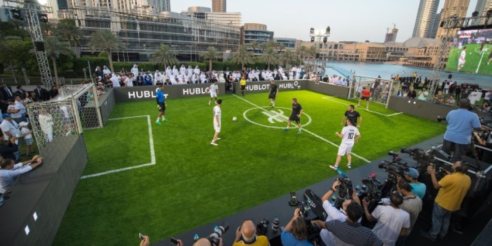 Hublot devolvió a Pele a las canchas en el lanzamiento del reloj oficial de Rusia 2018
