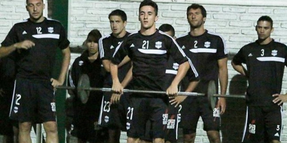 La extra&ntilde;a pretemporada de un club argentino, con actividad f&iacute;sica en la madrugada