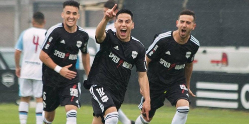 Los curiosos horarios de entrenamiento de Deportivo Riestra