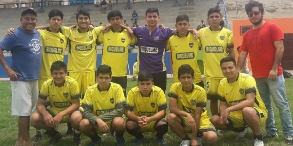 El fan&aacute;tico que fund&oacute; el club Juan Rom&aacute;n Riquelme para homenajear a su &iacute;dolo