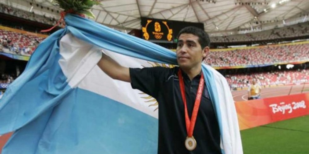 Mascherano, Ayala, Messi y Riquelme, en el once ideal de campeones ol&iacute;mpicos