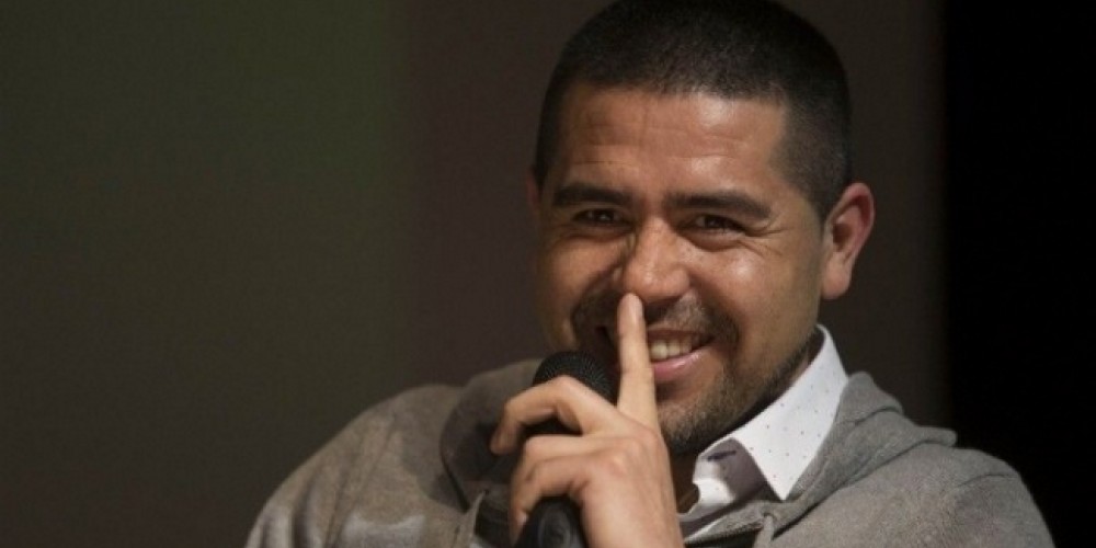 Riquelme podr&iacute;a volver al f&uacute;tbol para jugar en el equipo de Adriano en Estados Unidos