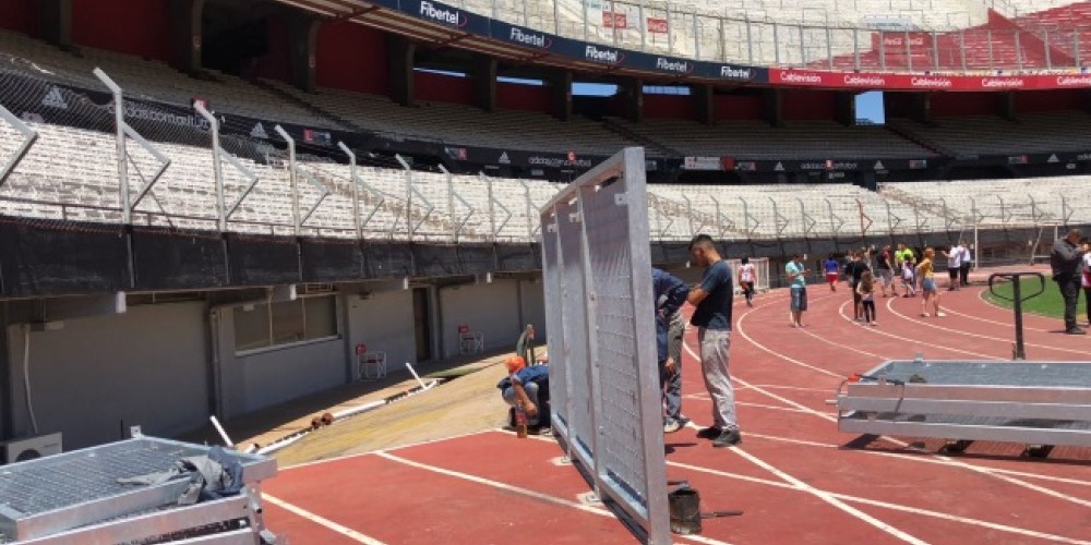 River quita el alambrado del Monumental para una mejor visión de sus espectadores