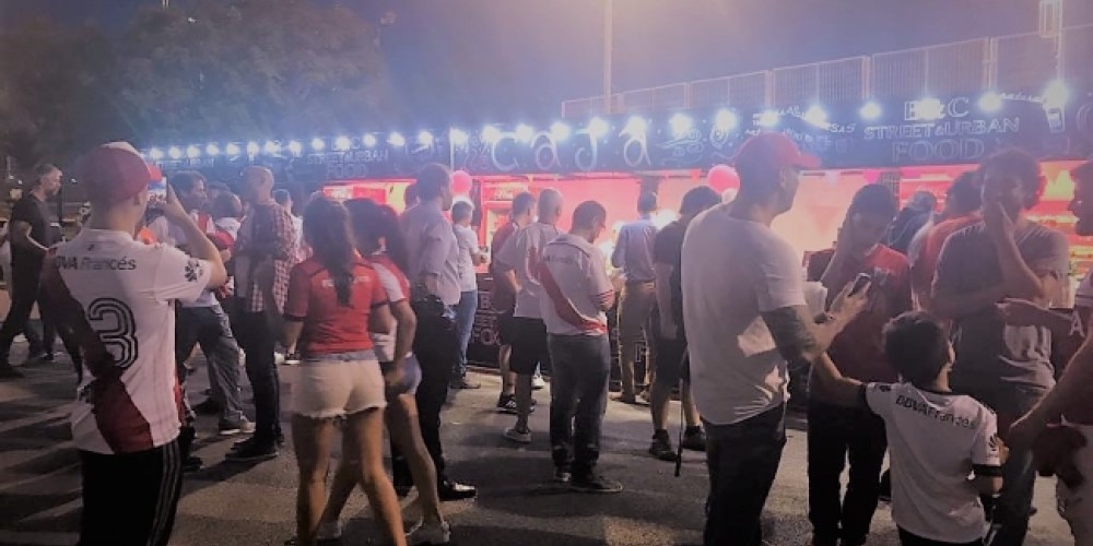 Food trucks y m&uacute;sica en vivo: la innovadora propuesta de River en su cancha