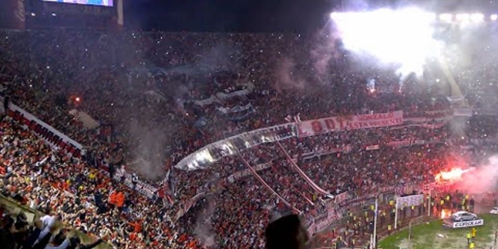 La CONMEBOL mult&oacute; a River con 20 mil d&oacute;lares por el uso de pirotecnia en el estadio