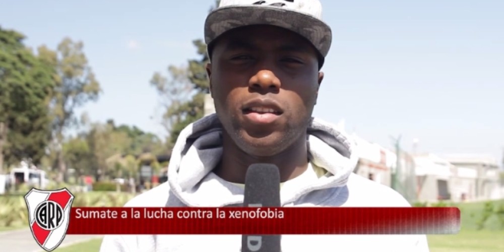 Los jugadores de River contra la violencia y el racismo en el f&uacute;tbol