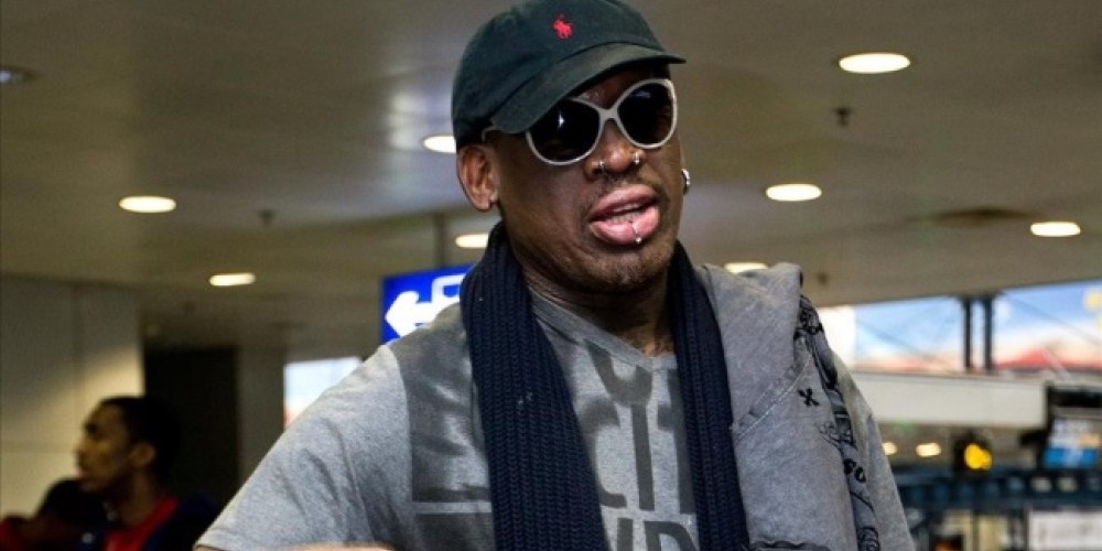 Dennis Rodman cerca de ir a prisión por conducir a contramano en una autopista
