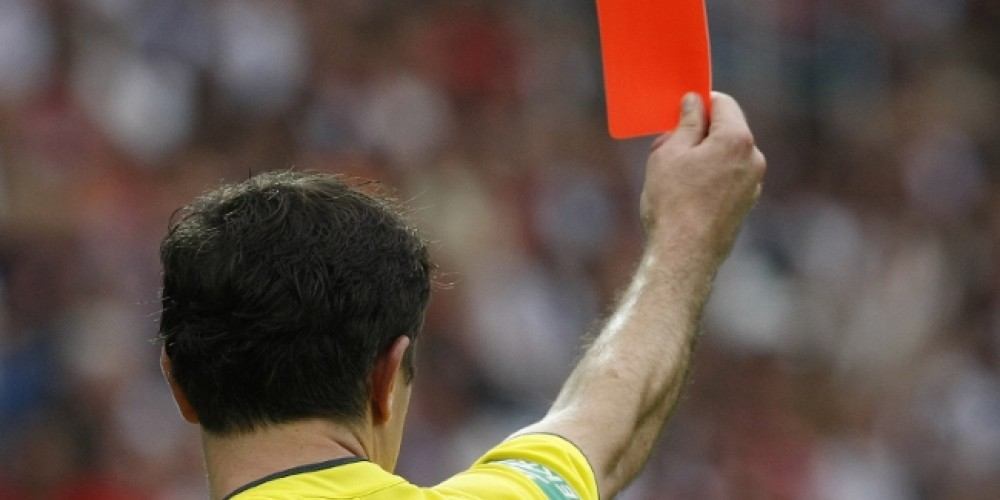 FIFA e IFAB analizan expulsiones temporales en el fútbol