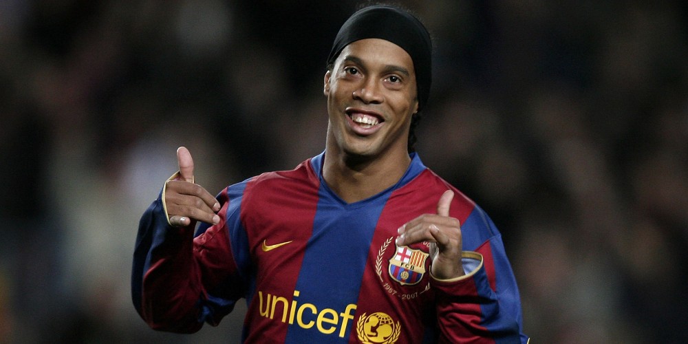 Ronaldinho vuelve a jugar al fútbol