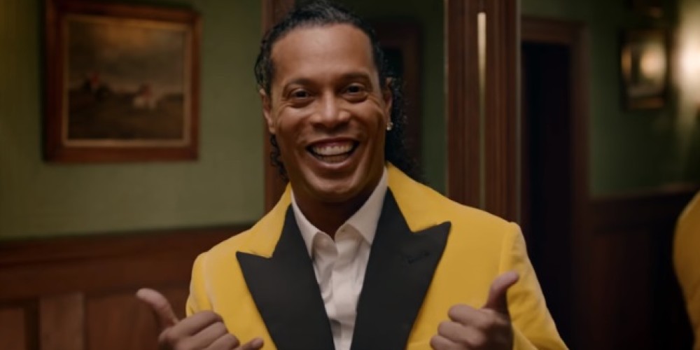 El video que junt&oacute; a Ronaldinho, Pirlo y las estrellas actuales del f&uacute;tbol