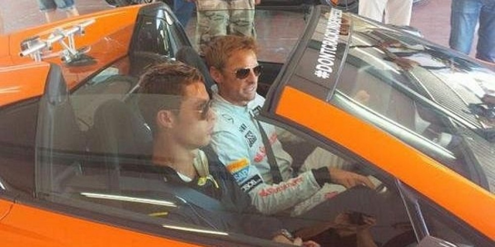 Cristiano Ronaldo y Jenson Button anduvieron en un McLaren en el spot de Tag Heuer