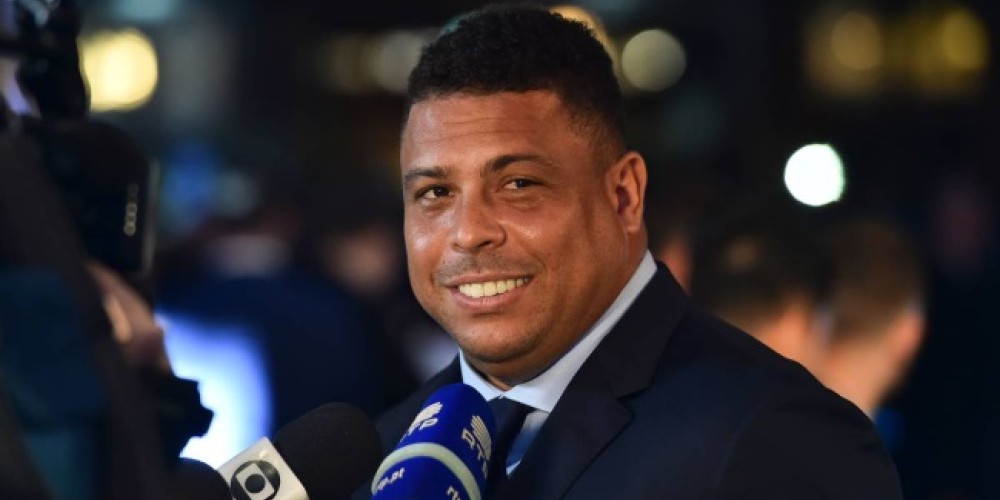 Ronaldo confes&oacute; el extra&ntilde;o m&eacute;todo que utilizaba para tomar cerveza mientras era futbolista