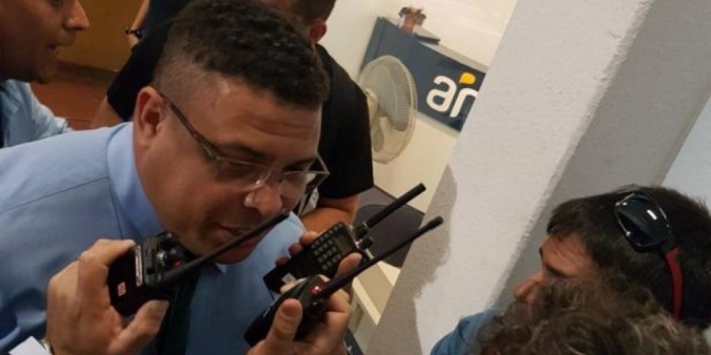 Ronaldo disfrutó del triunfo brasileño en vivo desde el Estadio Centenario